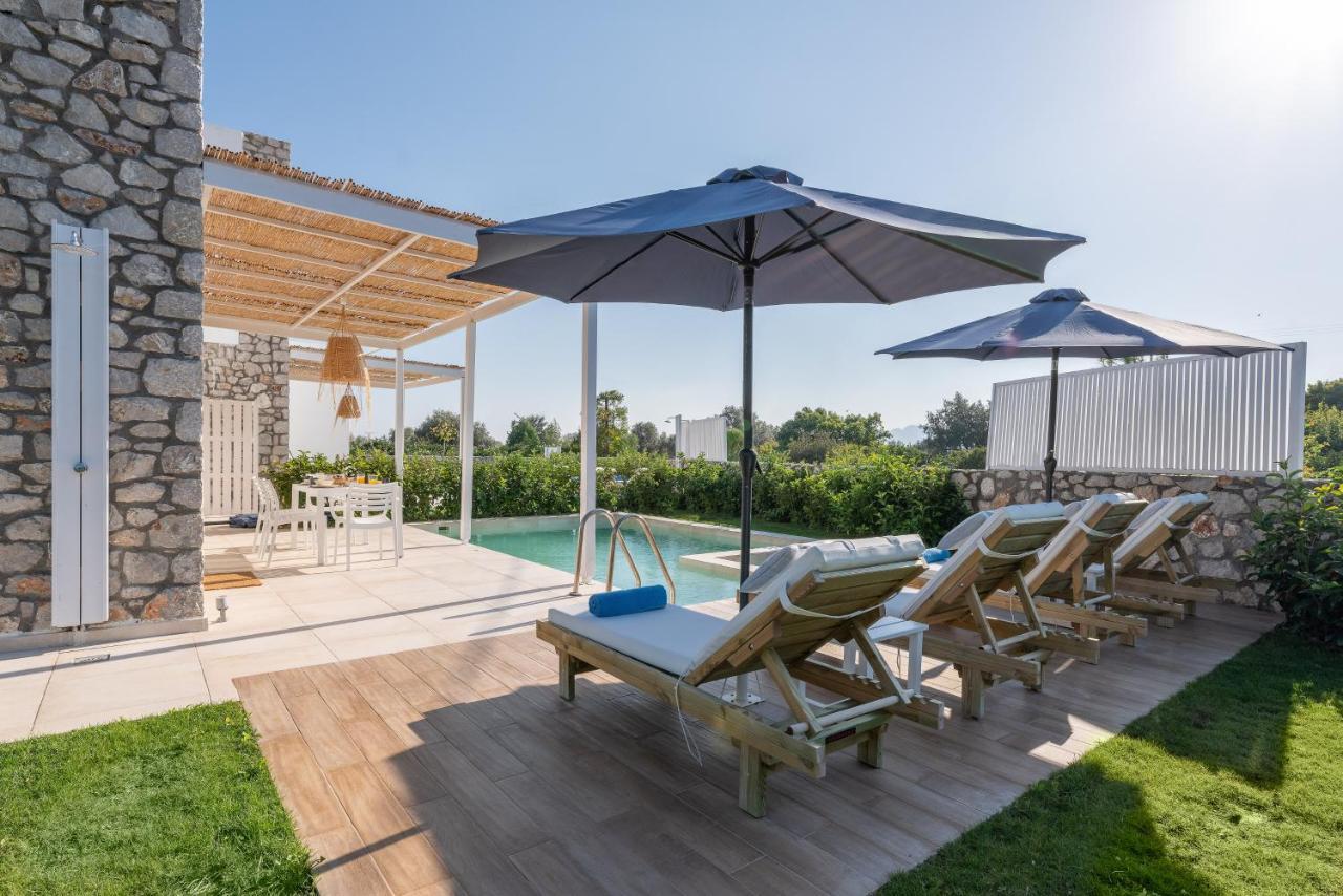 New Brand Loft: Beachside Retreat With Pool And Jacuzzi Villa Haraki
