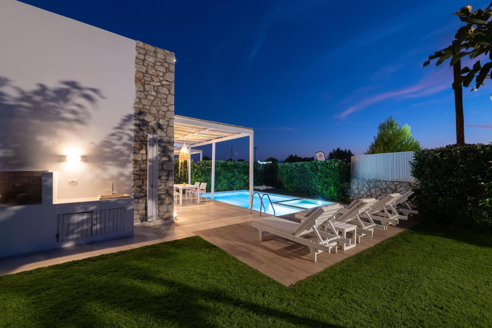 New Brand Loft: Beachside Retreat With Pool And Jacuzzi * Haraki